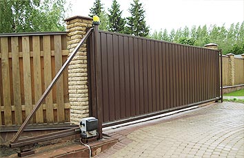 Установка откатных ворот на даче